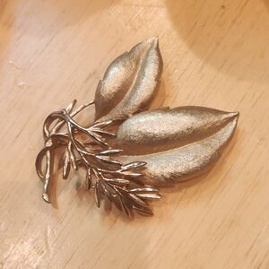 Sarah Coventry Gold-Tone Leaf Pin